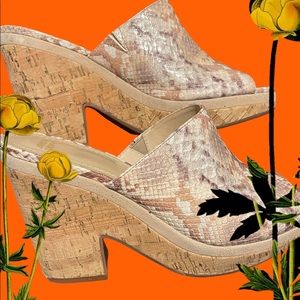 Johnston and Murphy Platform Wedge Slipon Tan Leather Reptile Print